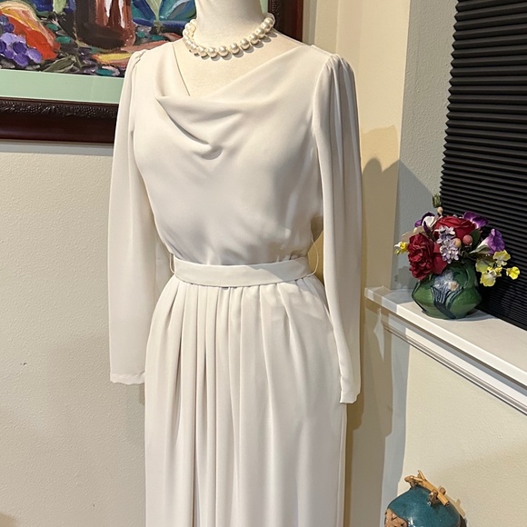 Cream Crepe Wedding or Evening Dress / Elegant Simplicity/ Floor Length - Sz 6 - Picture 7 of 12